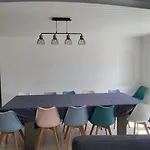 Hébergement de vacances Maison à Pour 10 - 450m De La