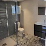 Maison à Pour 10 - 450m De La Hébergement de vacances