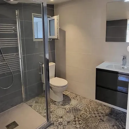 Maison A Pour 10 - 450m De La בית נופש