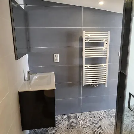 Maison A Pour 10 - 450m De La *