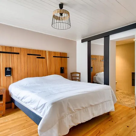 Maison A Pour 10 - 450m De La *