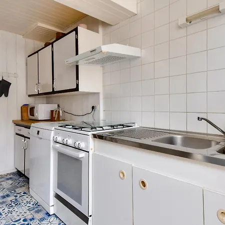 Maison A Pour 10 - 450m De La